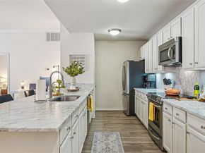 2305  Worthington Street  114, Dallas Texas 75204