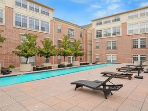 2305  Worthington Street  114, Dallas Texas 75204