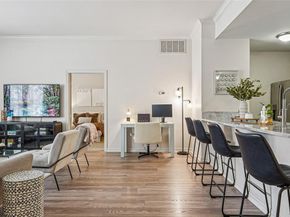 2305  Worthington Street  114, Dallas Texas 75204