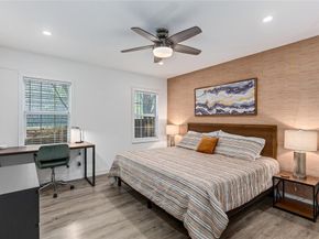 112 N Adams Avenue , Dallas Texas 75208