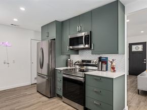 112 N Adams Avenue , Dallas Texas 75208