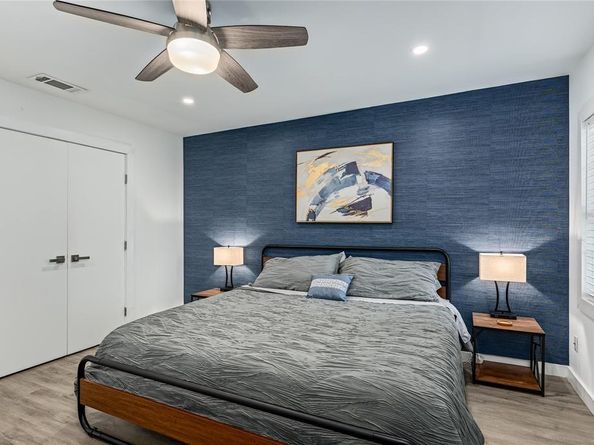 112 N Adams Avenue , Dallas Texas 75208