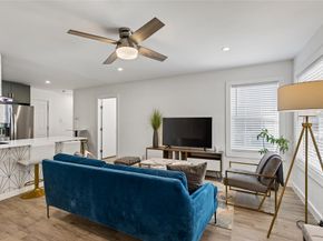 112 N Adams Avenue , Dallas Texas 75208