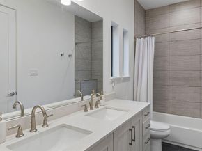 1208  Haines Avenue , Dallas Texas 75208
