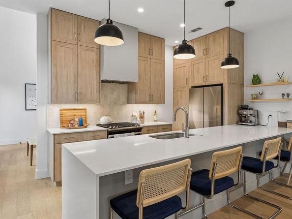 1208  Haines Avenue , Dallas Texas 75208