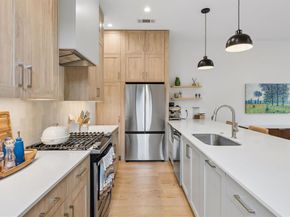1208  Haines Avenue , Dallas Texas 75208