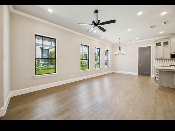 305  Sunset Lane  104, Fort Worth Texas 76114
