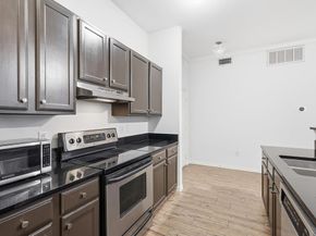 2305  Worthington Street  219, Dallas Texas 75204