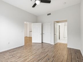 2305  Worthington Street  219, Dallas Texas 75204