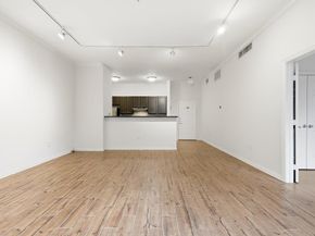 2305  Worthington Street  219, Dallas Texas 75204