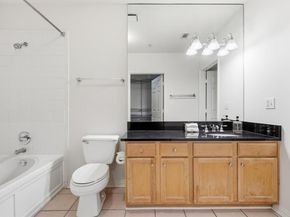 2305  Worthington Street  219, Dallas Texas 75204