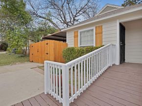 2815 W 8th Street , Dallas Texas 75211