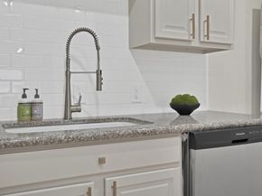 2815 W 8th Street , Dallas Texas 75211