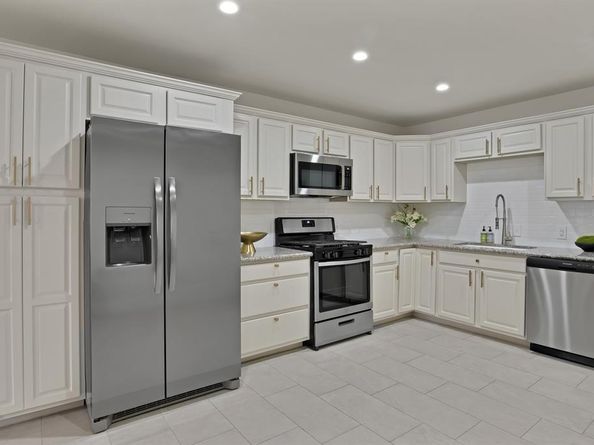 2815 W 8th Street , Dallas Texas 75211