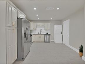 2815 W 8th Street , Dallas Texas 75211