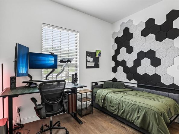 515 W Laureland Road , Dallas Texas 75232