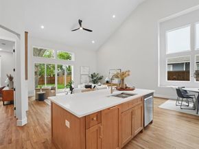 2610  Emmett Street , Dallas Texas 75211