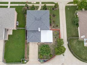 838  Smokey Oak Street , Lancaster Texas 75146