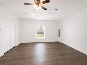 4201  Phoenix  , Carrollton Texas 75010