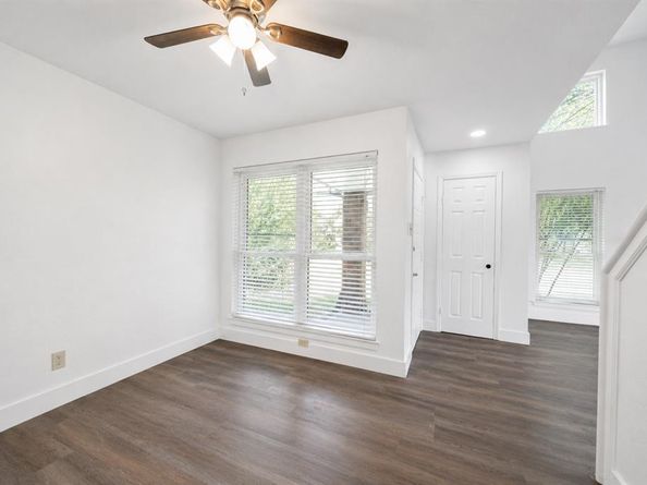 4201  Phoenix  , Carrollton Texas 75010