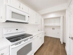 4201  Phoenix  , Carrollton Texas 75010