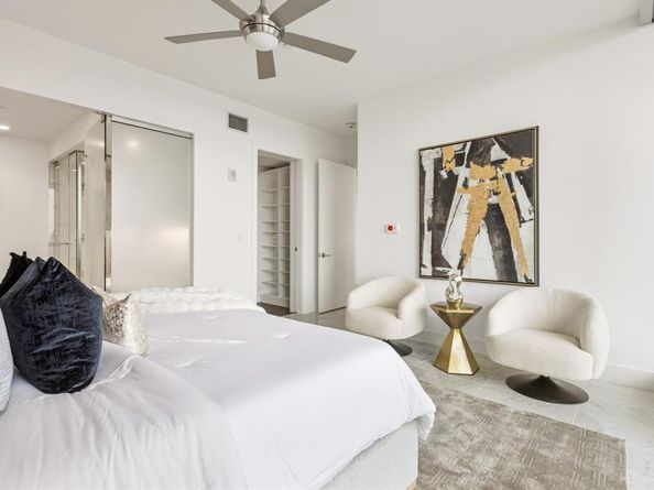 3130 N Harwood Street  1902, Dallas Texas 75201