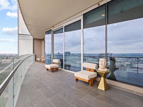 3130 N Harwood Street  1902, Dallas Texas 75201