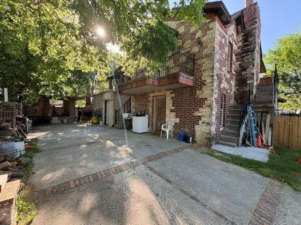 4335  Moler Street , Dallas Texas 75211