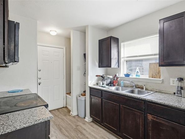 2826  Marburg Street , Dallas Texas 75215