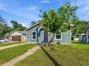 2826  Marburg Street , Dallas Texas 75215