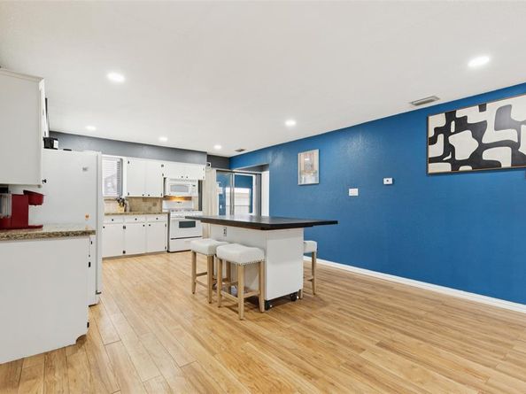 102  Woodland Drive , Highland Village Texas 75077