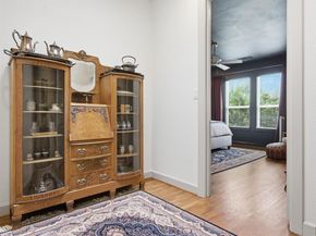 7333  Valley View Lane  305, Dallas Texas 75240