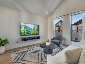 708 W 10th Street , Dallas Texas 75208