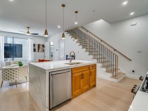 708 W 10th Street , Dallas Texas 75208