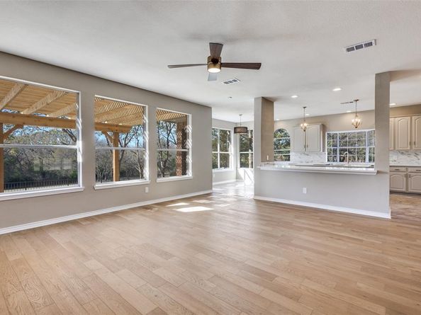 2822  Roundrock  , McKinney Texas 75072
