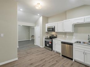 1037 E Cantey Street , Fort Worth Texas 76104