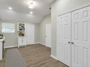 1037 E Cantey Street , Fort Worth Texas 76104