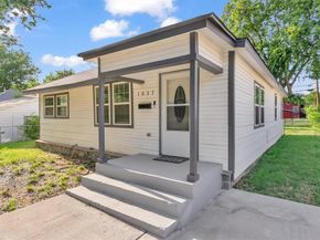 1037 E Cantey Street , Fort Worth Texas 76104
