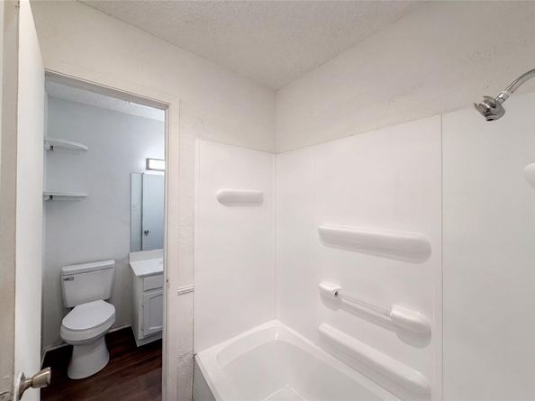 512  Lake Crest Parkway , Azle Texas 76020