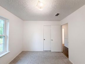 512  Lake Crest Parkway , Azle Texas 76020