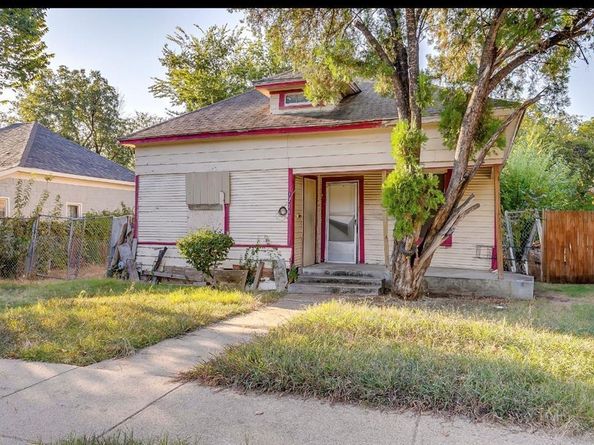 1220 E Pulaski Street , Fort Worth Texas 76104