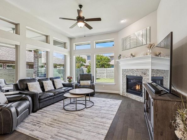 1216  8th Street , Argyle Texas 76226