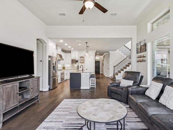 1216  8th Street , Argyle Texas 76226