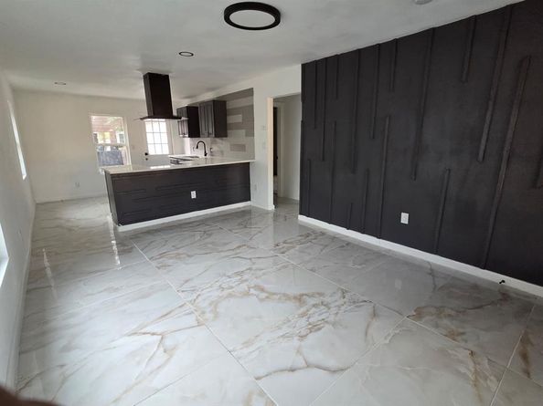 2839  Frost Avenue , Dallas Texas 75215