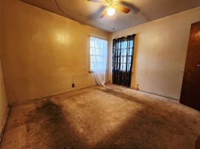 702  Jonathan Lane , Arlington Texas 76010