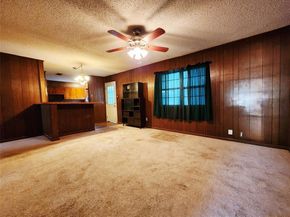 702  Jonathan Lane , Arlington Texas 76010