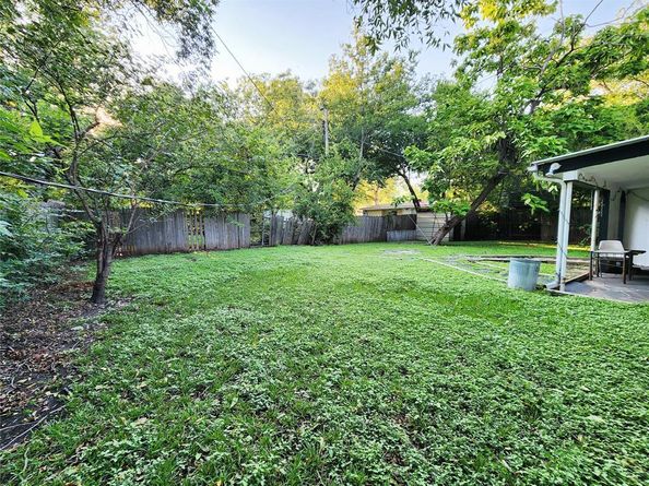 702  Jonathan Lane , Arlington Texas 76010