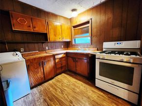 702  Jonathan Lane , Arlington Texas 76010