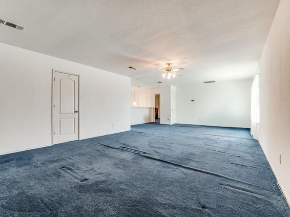 716  Kristi Lane , Cedar Hill Texas 75104