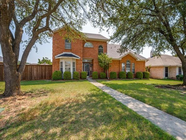716  Kristi Lane , Cedar Hill Texas 75104
